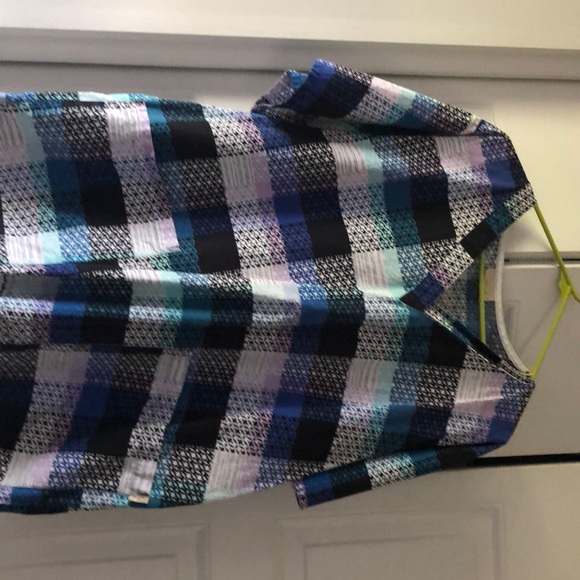 Lot of 6 scrub tops - Picture 4 of 6